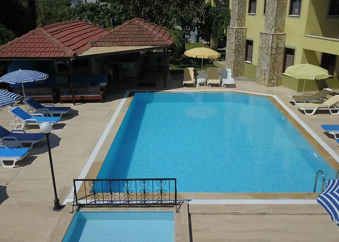 Summer Life Aparthotel 4*