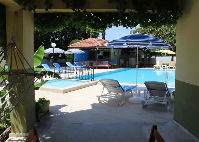 Summer Life Aparthotel 4*