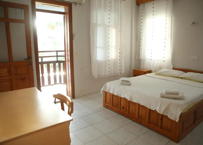 Summer Life Apartmanhotel 4*